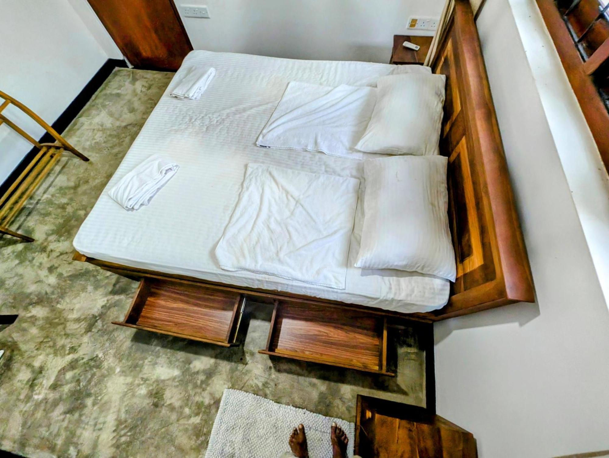 Costels Weligama Hostel Exterior photo