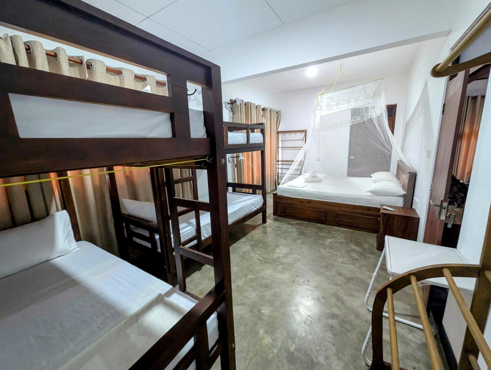 Costels Weligama Hostel Exterior photo